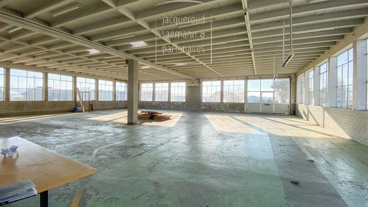 Open Space in chic former industrial halls