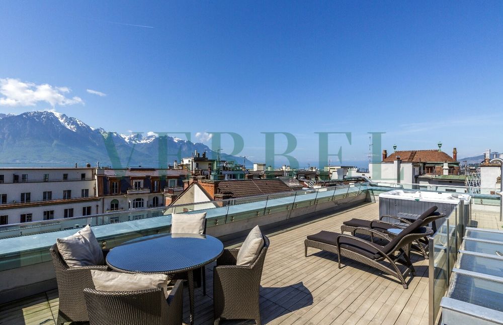 Luxurious penthouse of 92 m2 with a terrace overlooking the mountains